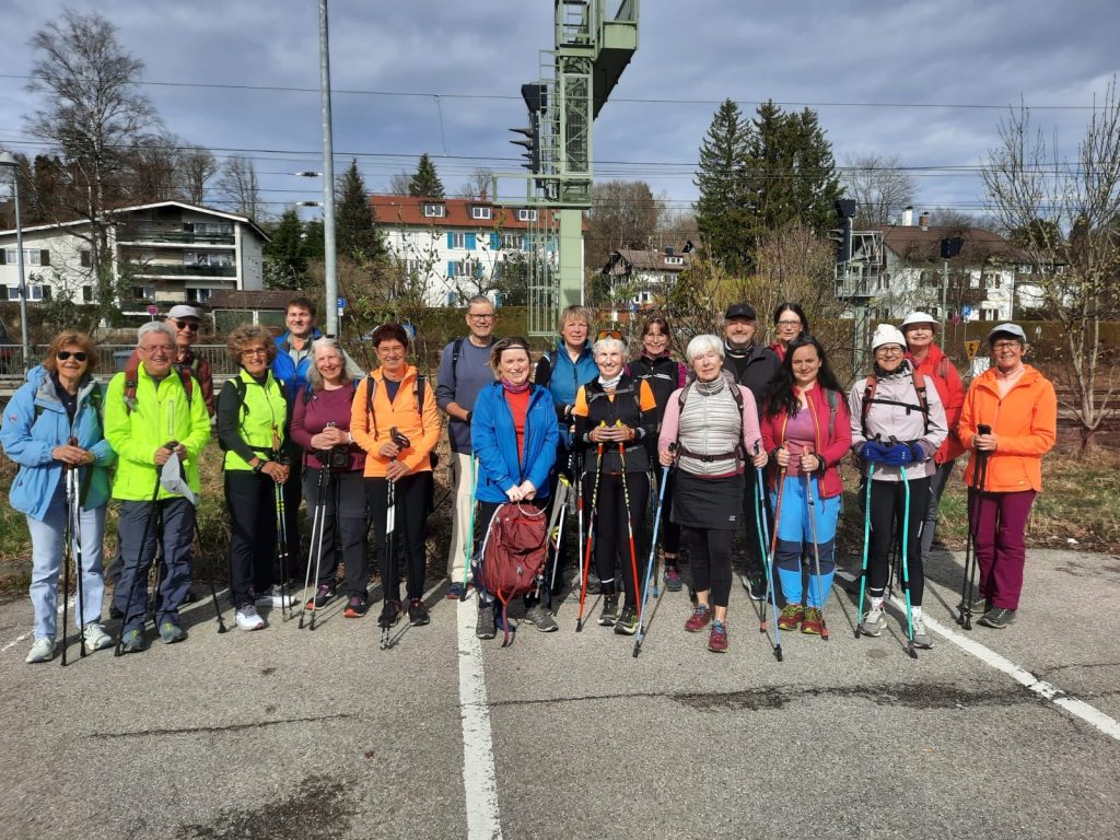 Nordic-Walking-Tour: Rauf aufs Schloss und runter zu den Dachauer Amperauen 
